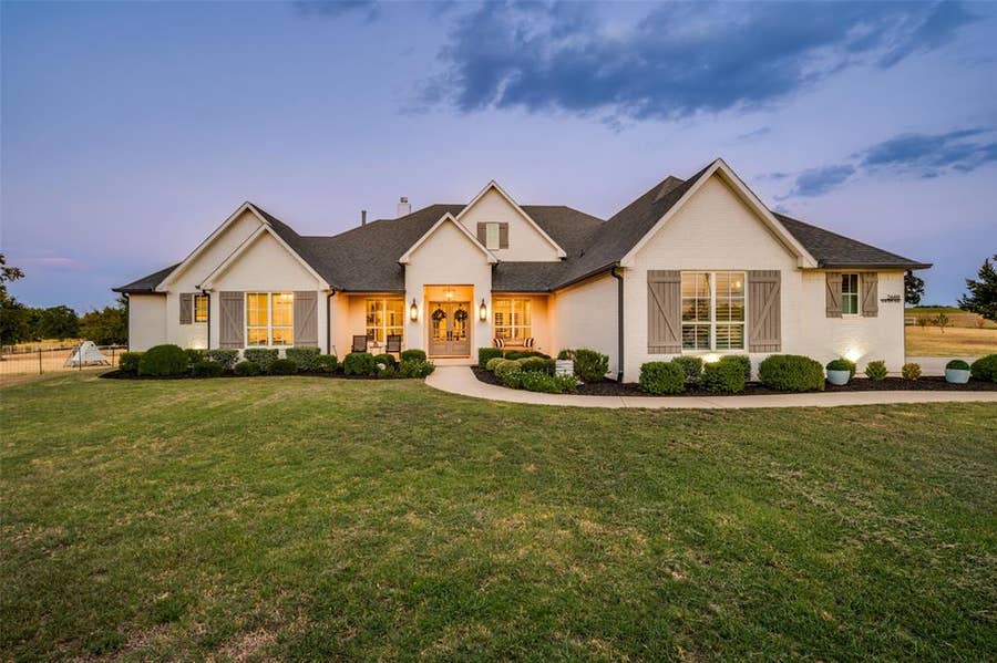 Property photo for 2600 New Hope Road, Cross Roads, TX