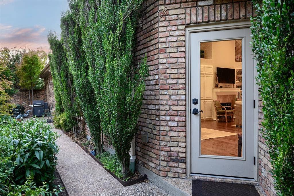 11904 Forest Lakes Lane, Dallas, TX 75230 11904 Forest Lakes Lane, Dallas, TX 75230