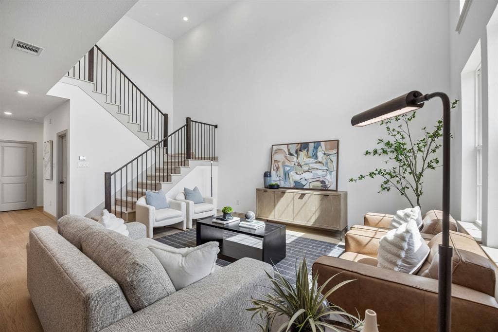 1013 Magdalena Way, Midlothian, TX 76065 You'll enjoy a wonderful open and inviting family room in our fantastic Boyd floor plan!