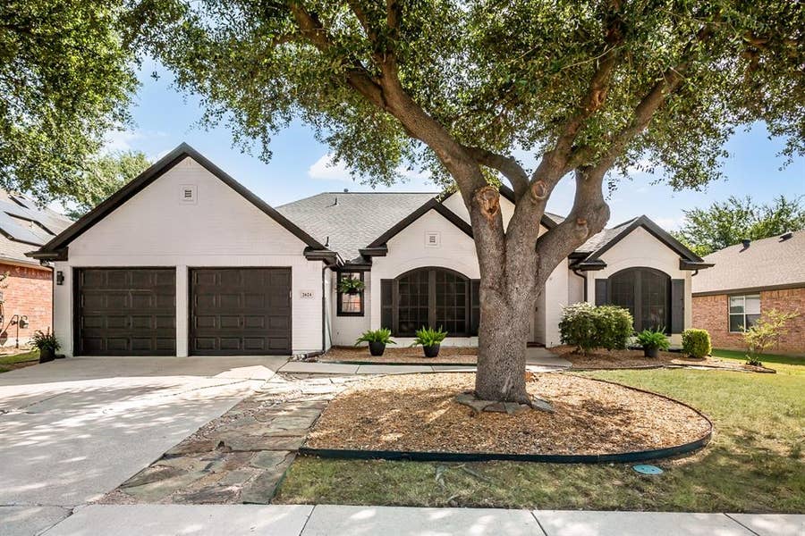 Property photo for 2624 Edgefield Trail, Mansfield, TX