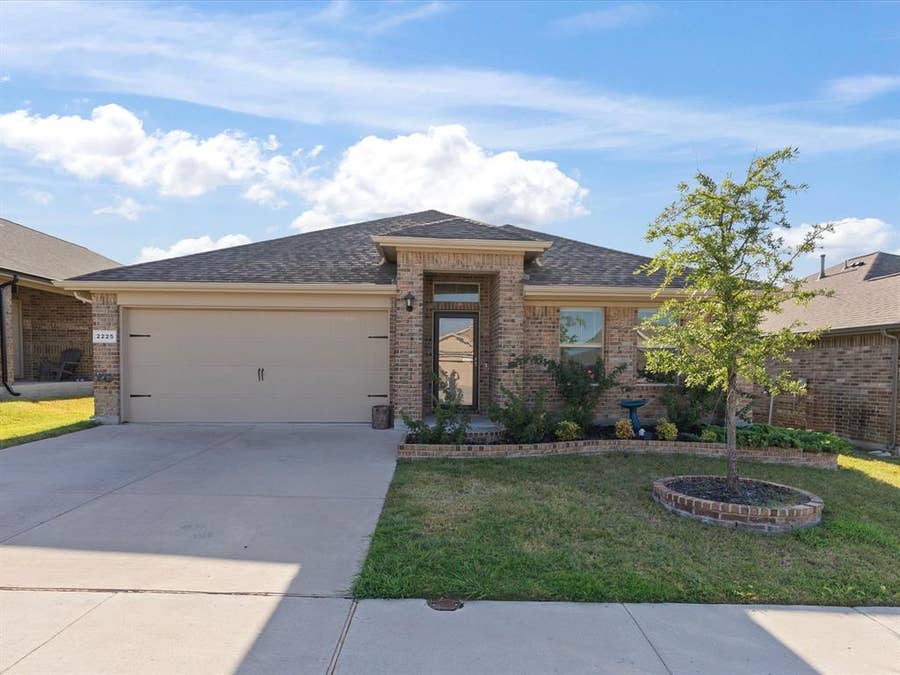 Property photo for 2225 Blythwood Trail, Fort Worth, TX