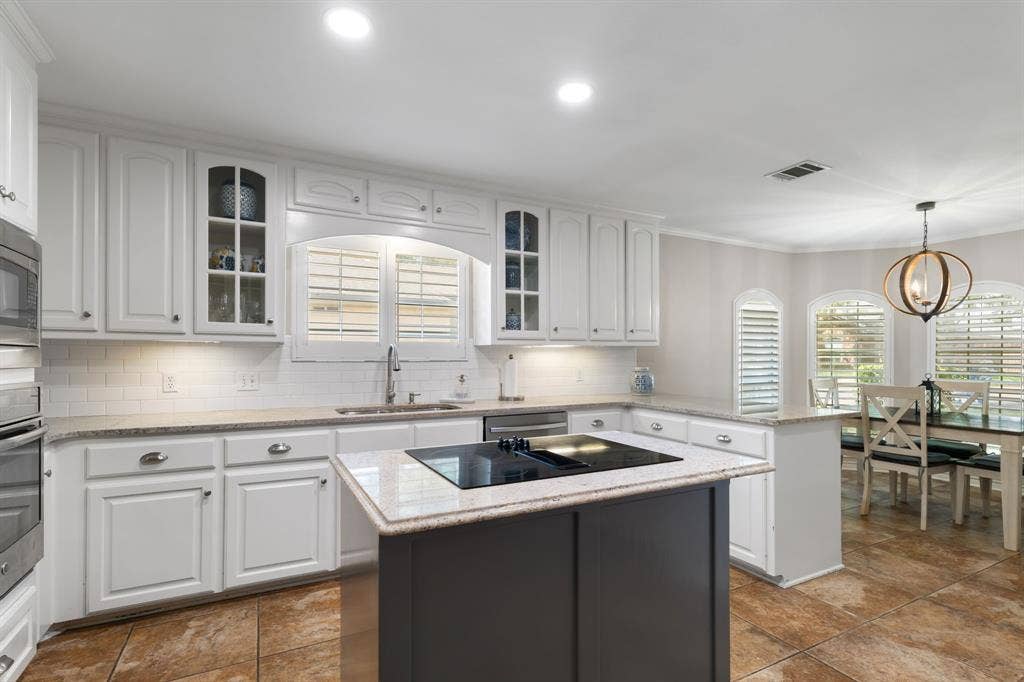 9604 Yellowstone Road, Waco, TX 76712 9604 Yellowstone Road, Waco, TX 76712