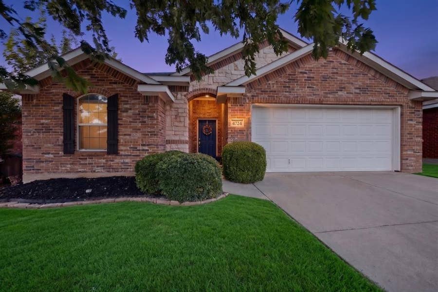 Property photo for 4724 Waterford Drive, Fort Worth, TX