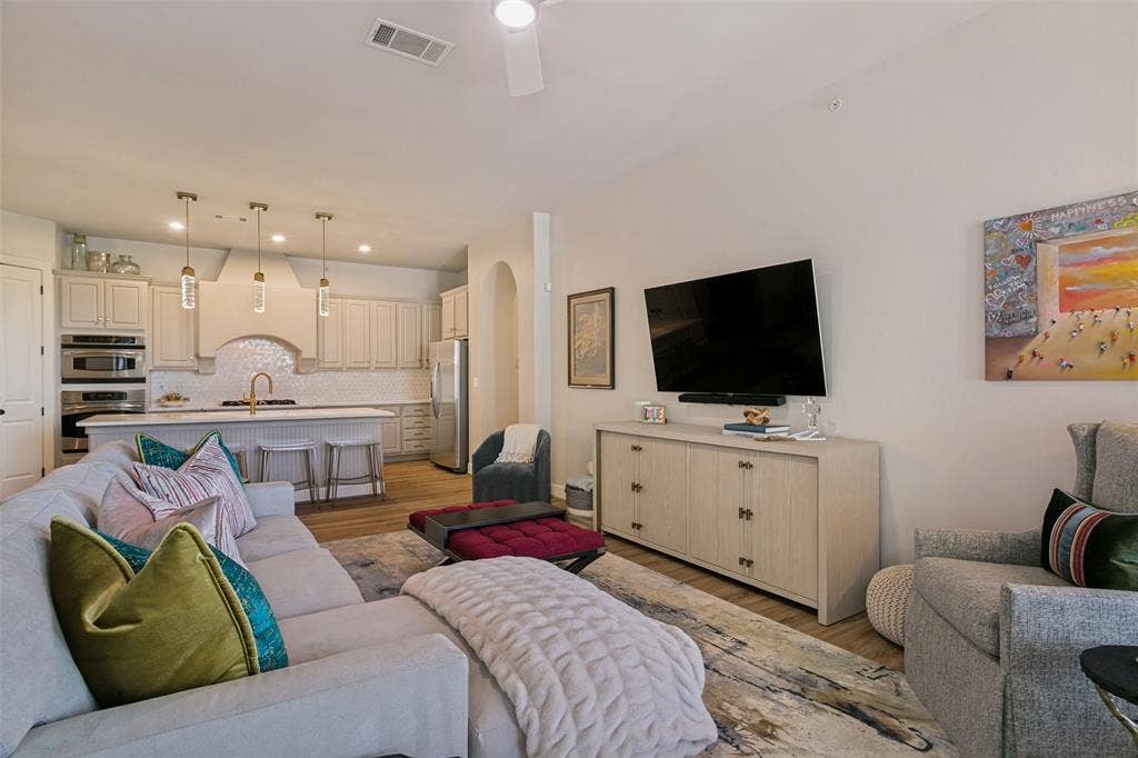 610 Via Ravello, #406, Irving, TX 75039 610 Via Ravello, #406, Irving, TX 75039
