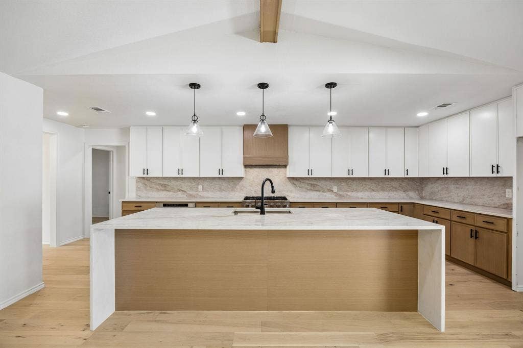 10015 Milltrail Drive, Dallas, TX 75238 10015 Milltrail Drive, Dallas, TX 75238