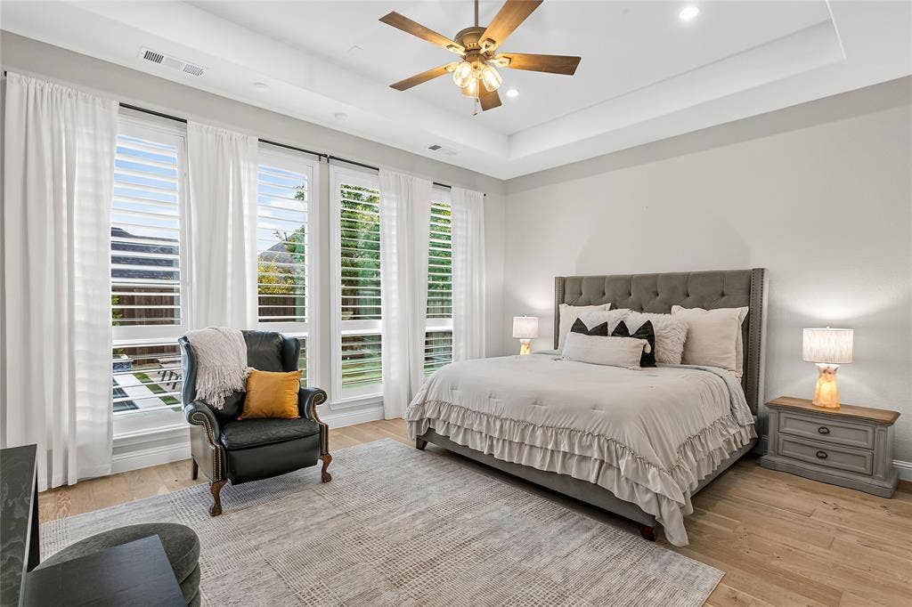 1581 Turnberry Drive, Prosper, TX 75078 Spacious primary suite with two separate walk-in closets.