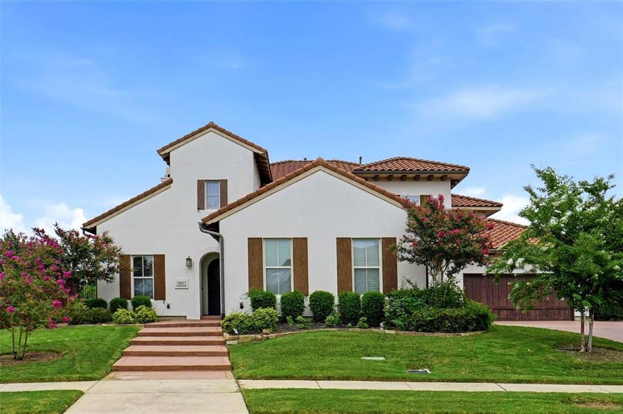 Property photo for 667 Creekway Drive, Irving, TX