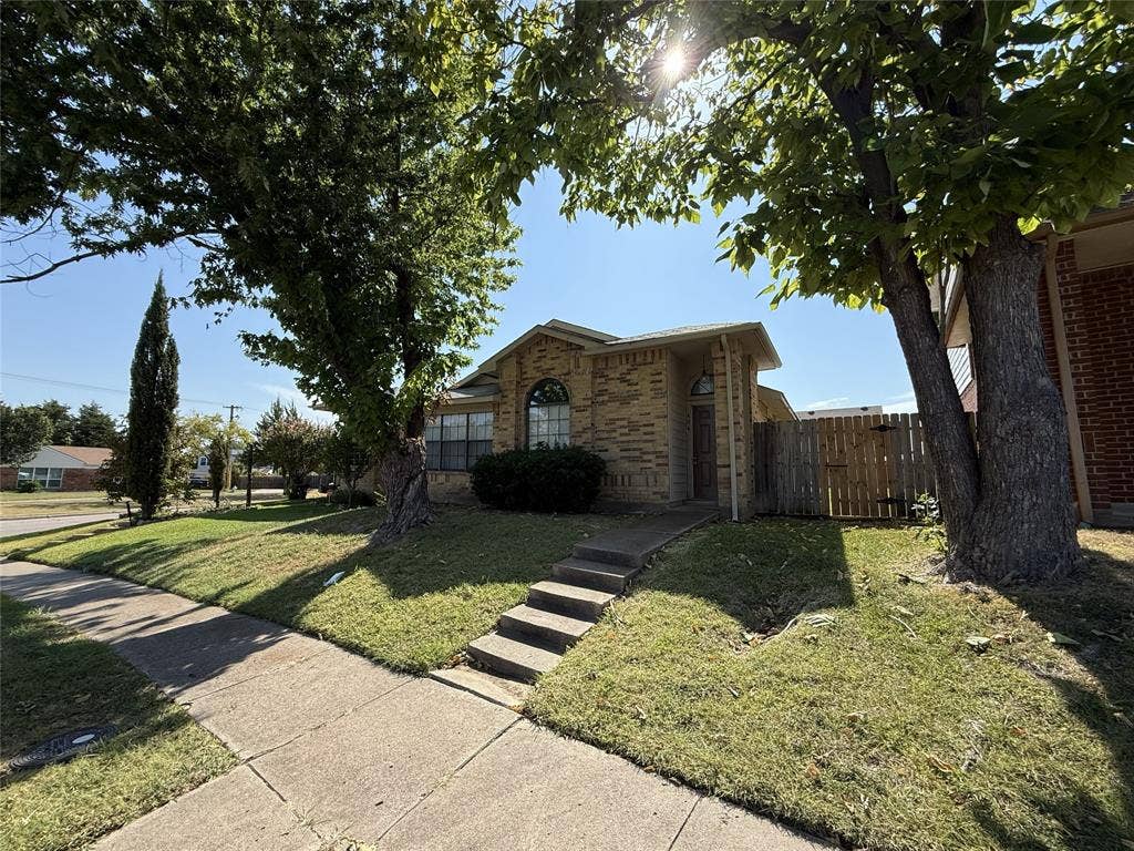 404 Seminary Ridge, Mesquite, TX 75149 404 Seminary Ridge, Mesquite, TX 75149