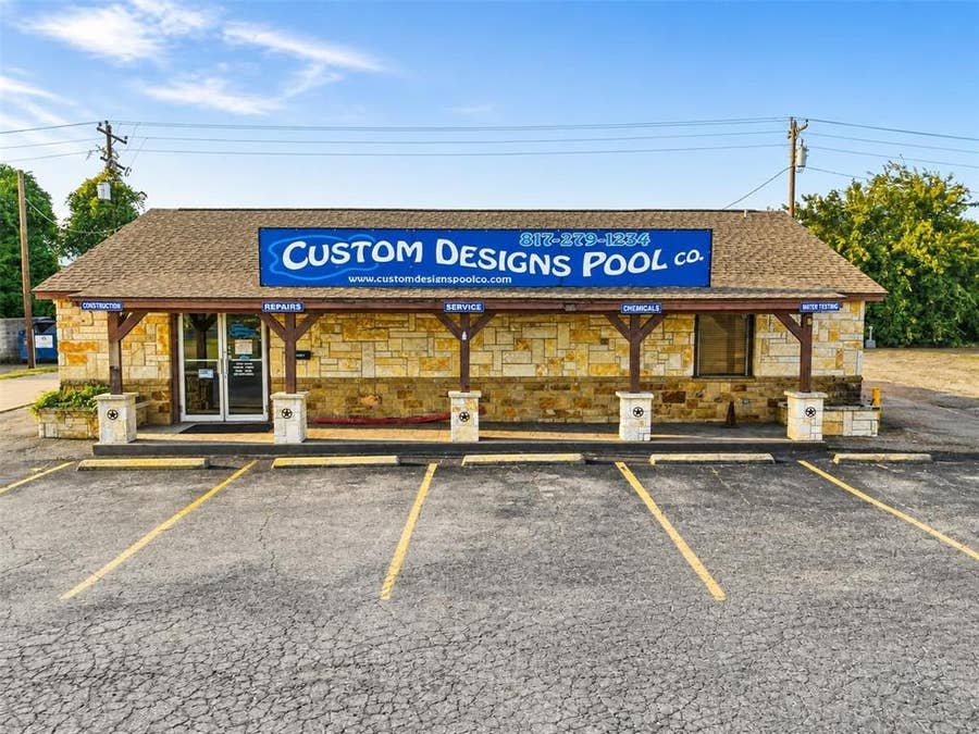Property photo for 904 E US Highway 377, Granbury, TX