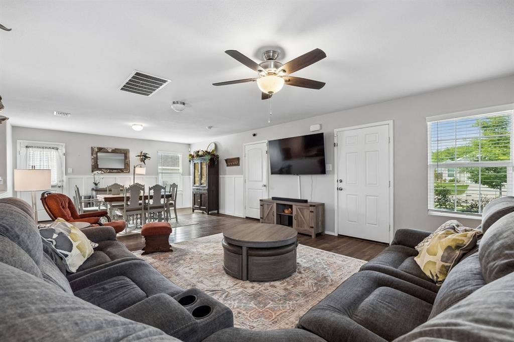 5545 Berea Street, Forney, TX 75126 5545 Berea Street, Forney, TX 75126