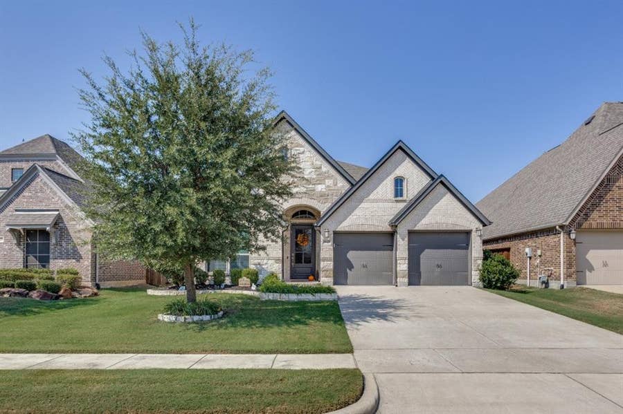 Property photo for 8629 Lake Arrowhead Trail, McKinney, TX