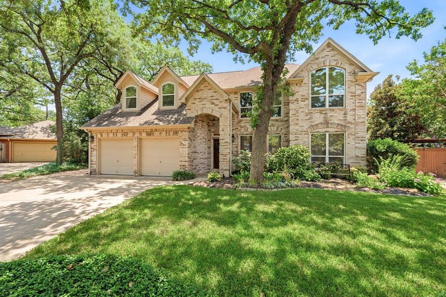 Property photo for 3906 Brookfield Drive, Arlington, TX