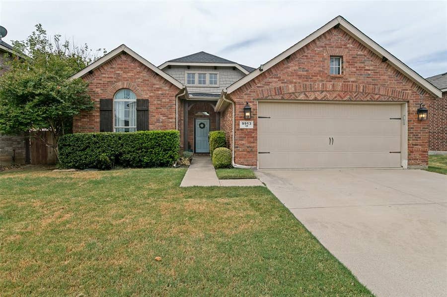 Property photo for 9913 Chrysalis Drive, Fort Worth, TX
