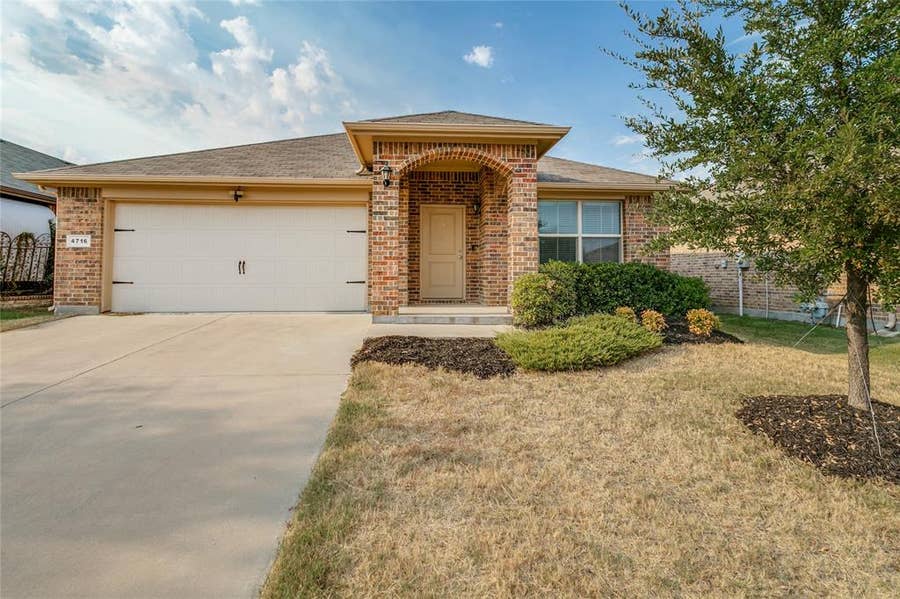 Property photo for 4716 Feltleaf Avenue, Fort Worth, TX