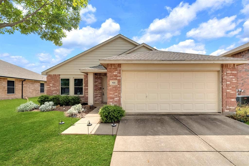 921 Ann Drive, Wylie, TX 75098 921 Ann Drive, Wylie, TX 75098