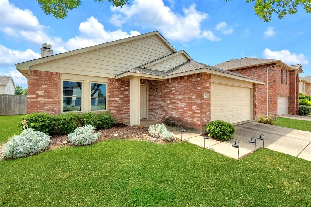921 Ann Drive, Wylie, TX 75098 921 Ann Drive, Wylie, TX 75098
