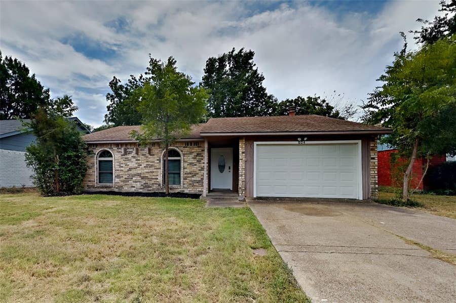 Property photo for 804 Rolling Ridge Drive, Allen, TX