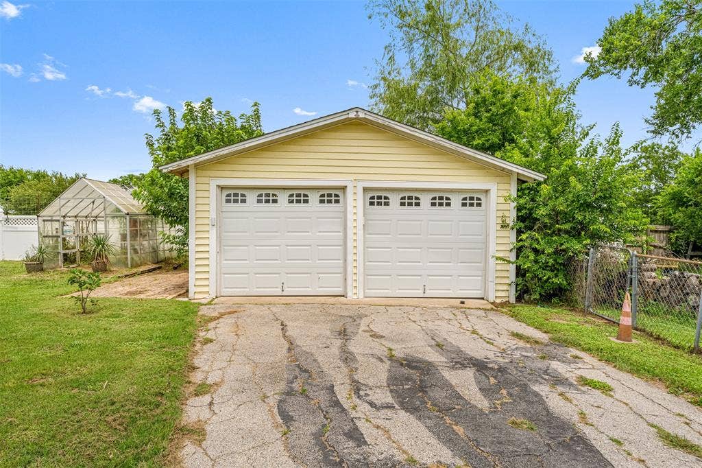 2967 S Old Robinson Road, Robinson, TX 76655 Oversize detached garage, lots of parking for cars, boat or RV