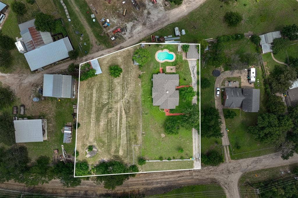 2967 S Old Robinson Road, Robinson, TX 76655 Aerial View of the property, an individual ranch owner owns the surrounding property at back and left side. Individual property owner on right side