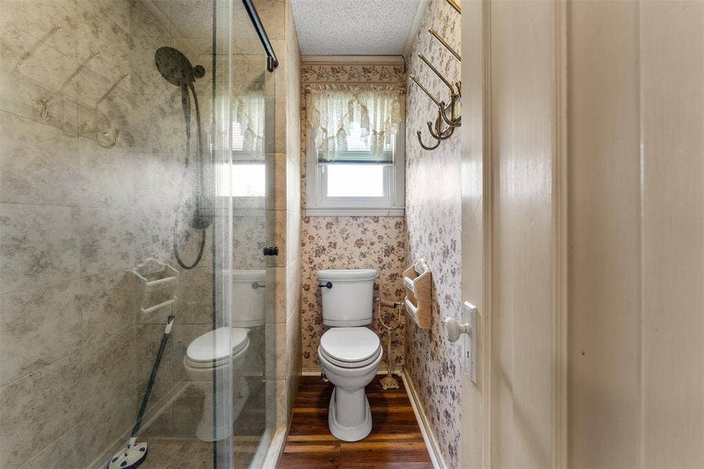 2967 S Old Robinson Road, Robinson, TX 76655 2nd Bath Shower and commode area, part of the Jack & Jill Bath