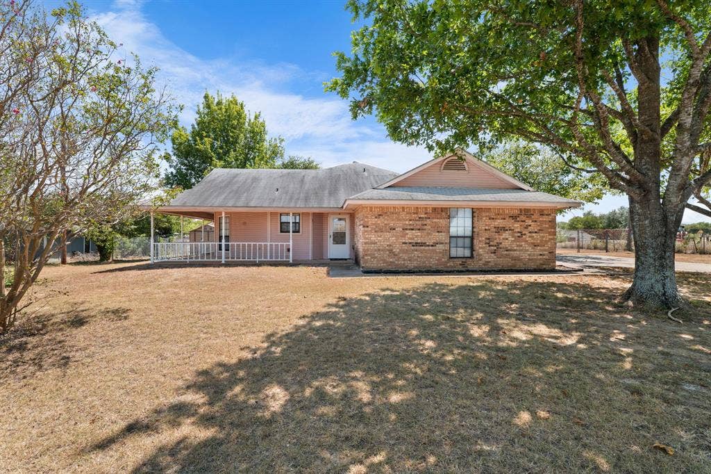 162 Warren Road, Lorena, TX 76655