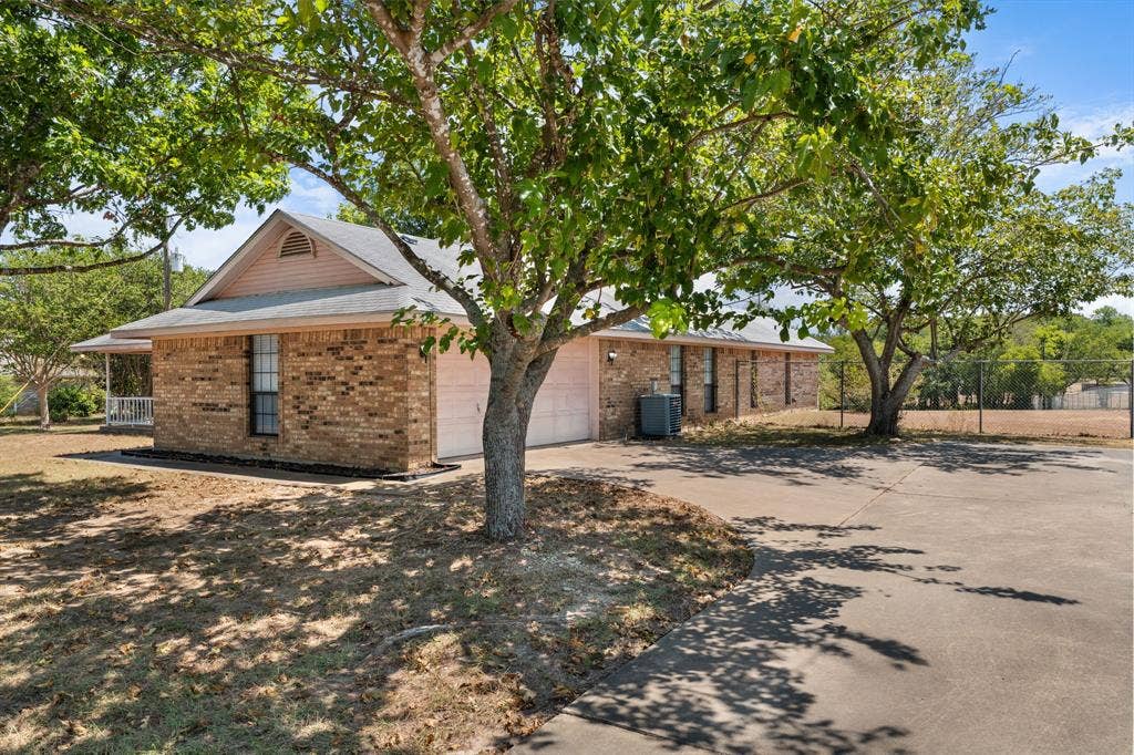 162 Warren Road, Lorena, TX 76655