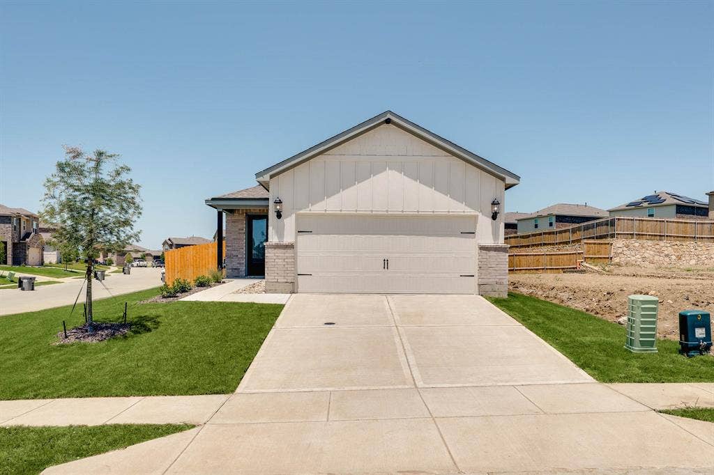 602 Princeton Heights Boulevard, Princeton, TX 75407 Example of the Alfalfa floor plan built at 602 Princeton Heights Blvd. This home is complete and ready for quick move-in!