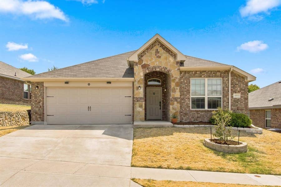Property photo for 10853 Live Oak Creek Drive, Fort Worth, TX