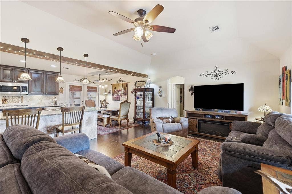 13043 Gold Hill Road, Argyle, TX 76226 13043 Gold Hill Road, Argyle, TX 76226
