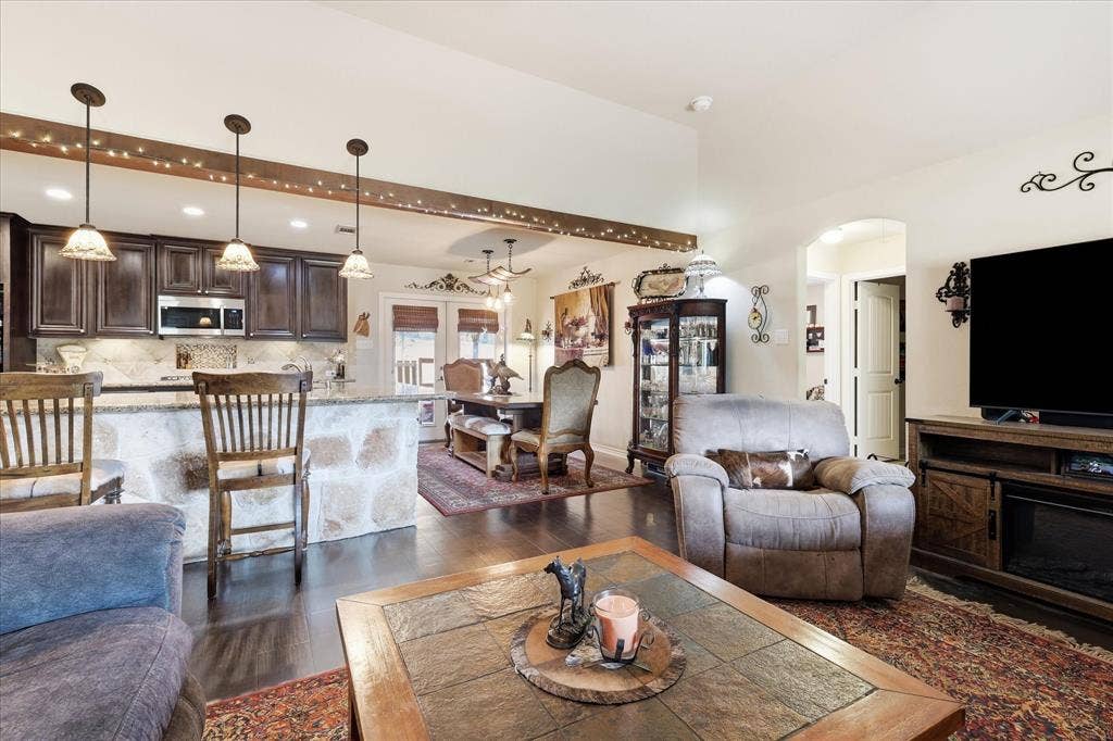13043 Gold Hill Road, Argyle, TX 76226 13043 Gold Hill Road, Argyle, TX 76226