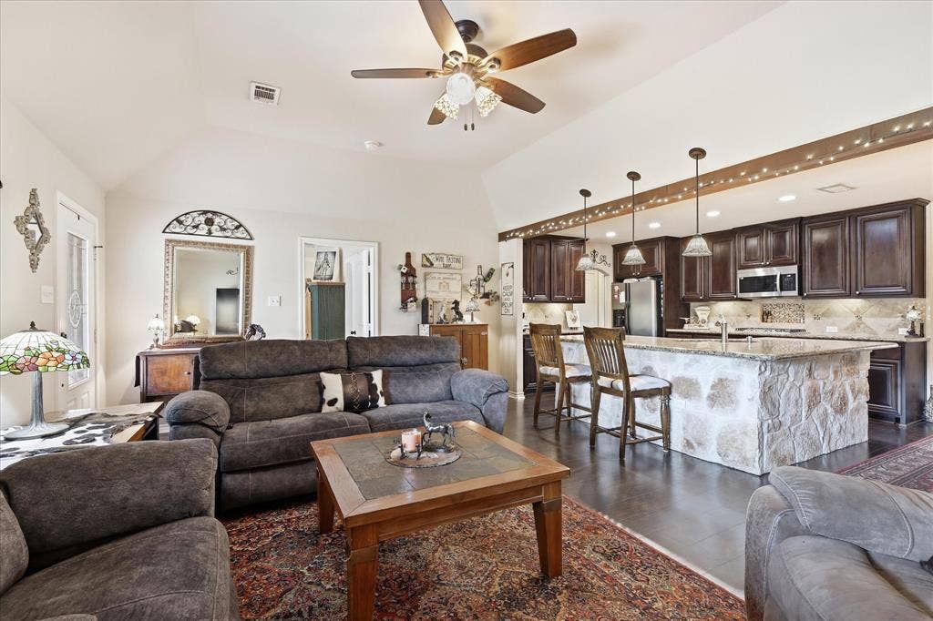 13043 Gold Hill Road, Argyle, TX 76226 13043 Gold Hill Road, Argyle, TX 76226