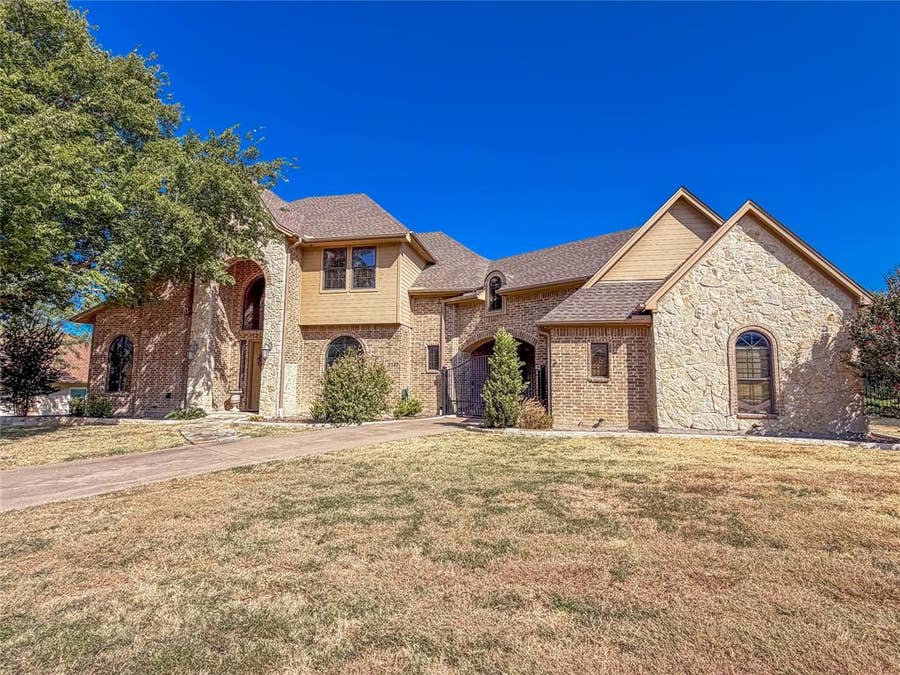 Property photo for 2737 Wood Lake Drive, Cedar Hill, TX