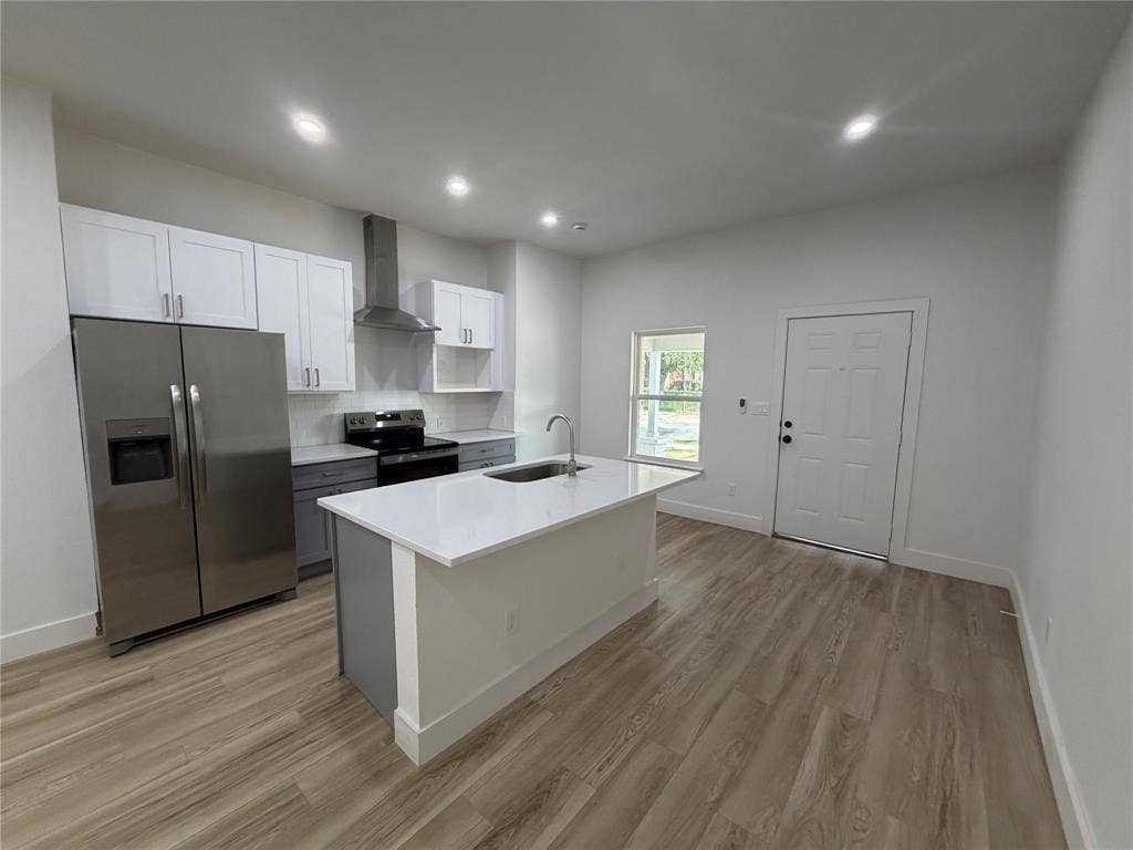 808 W 10th Street, Dallas, TX 75208 808 W 10th Street, Dallas, TX 75208