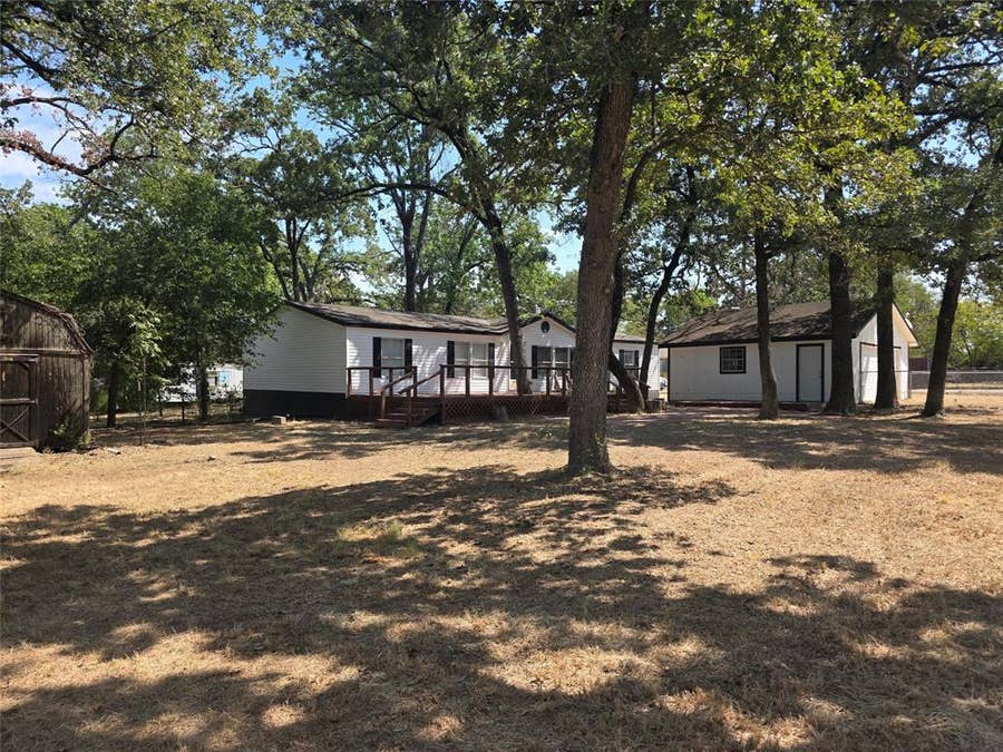 Property photo for 100 Crow Street, Mabank, TX
