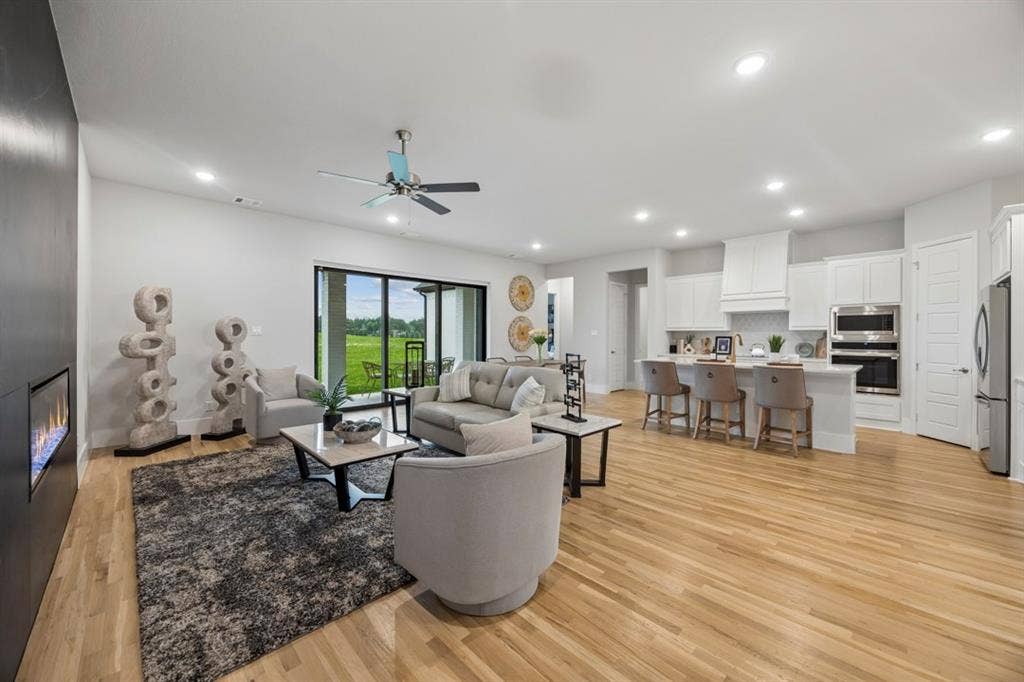 4037 Lagos Drive, Midlothian, TX 76065