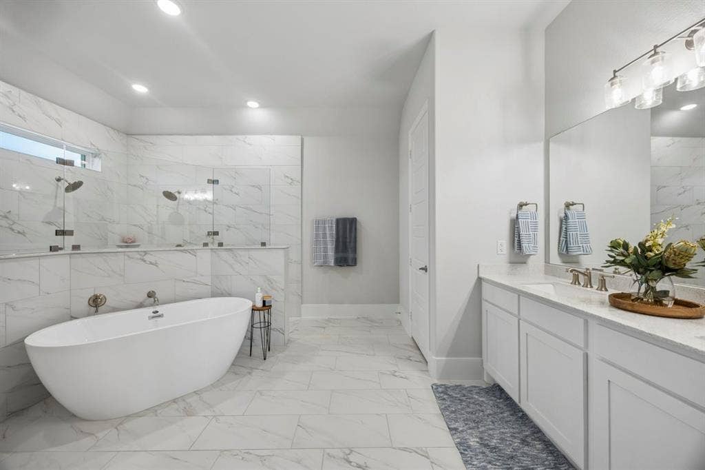 4037 Lagos Drive, Midlothian, TX 76065
