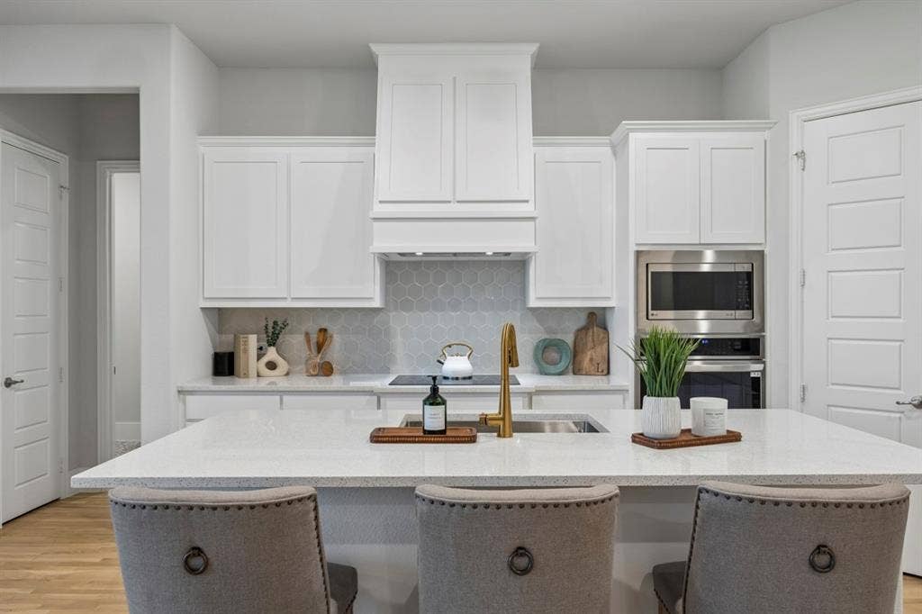 4037 Lagos Drive, Midlothian, TX 76065