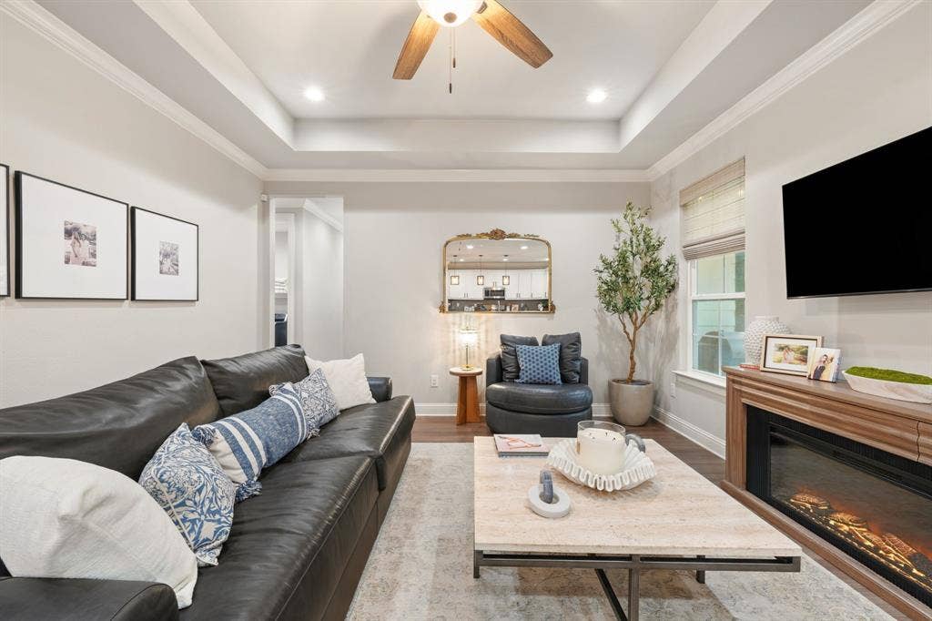 407 W Light Street, Waxahachie, TX 75165