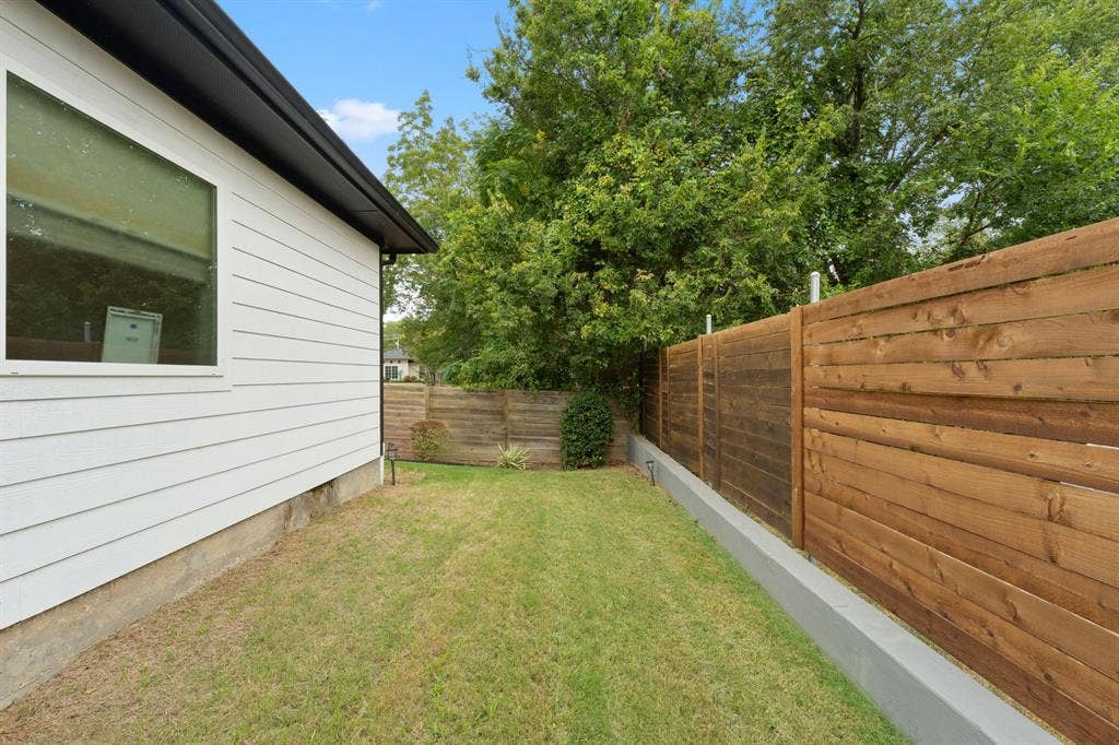 407 W Light Street, Waxahachie, TX 75165