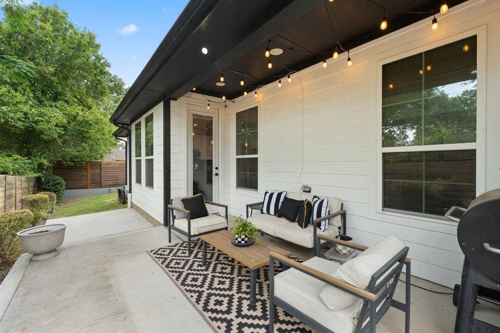 407 W Light Street, Waxahachie, TX 75165