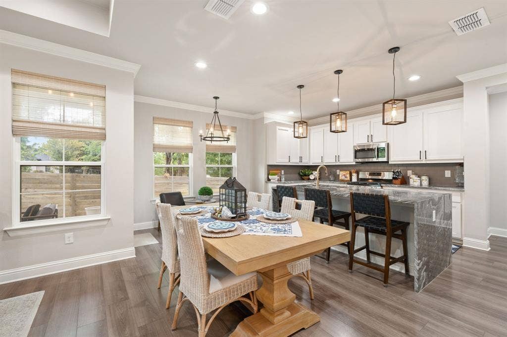 407 W Light Street, Waxahachie, TX 75165