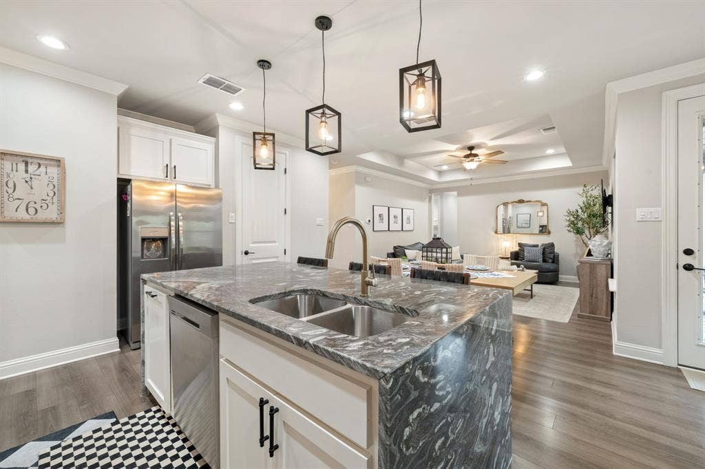 407 W Light Street, Waxahachie, TX 75165