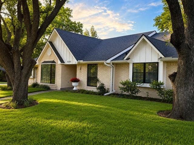 Property photo for 7205 La Manga Drive, Dallas, TX