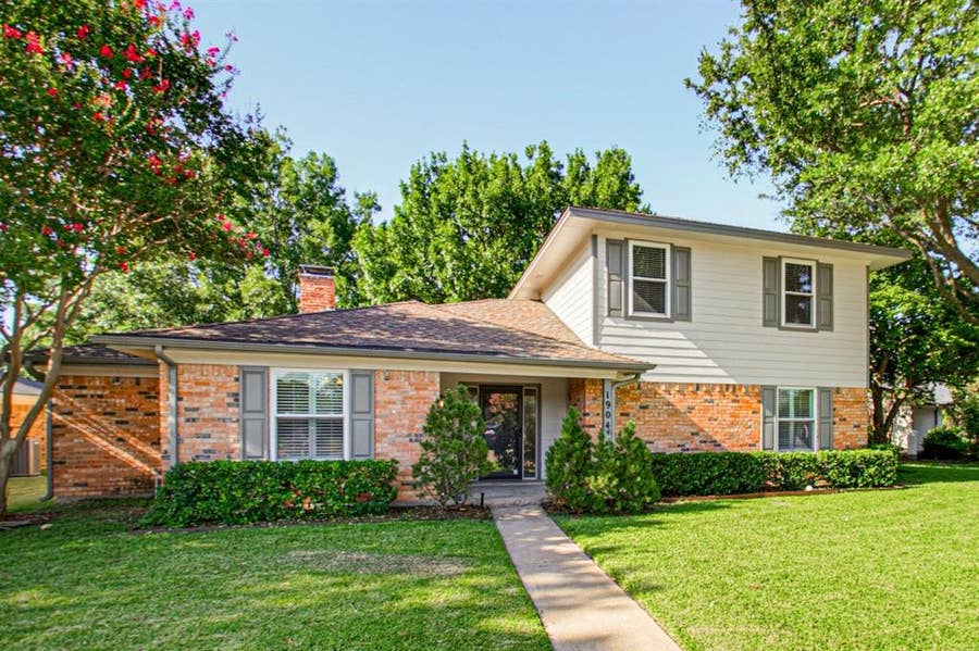 Property photo for 1904 Clover Trail, Richardson, TX