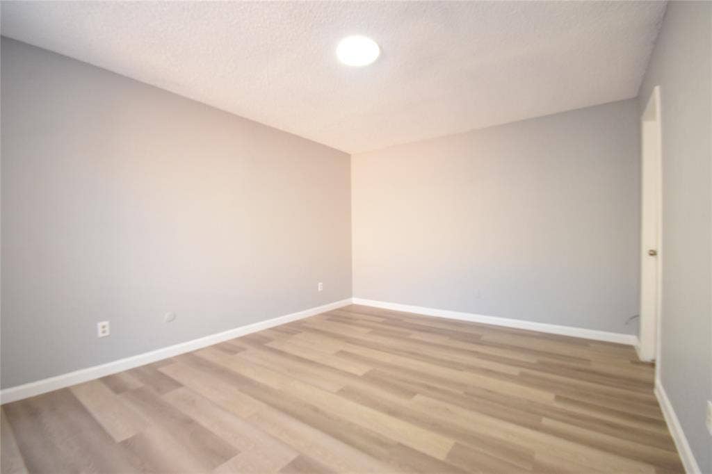 115 W Timberview Lane, Arlington, TX 76014