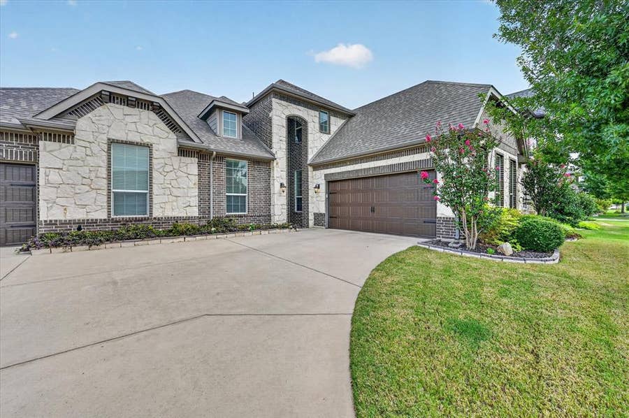 Property photo for 1025 Claystone Ridge, Fort Worth, TX