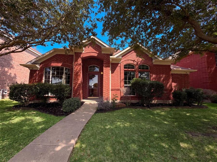 Property photo for 1213 Whitecreek Drive, Glenn Heights, TX