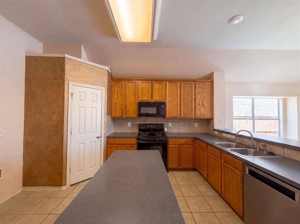 1213 Whitecreek Drive, Glenn Heights, TX 75154 1213 Whitecreek Drive, Glenn Heights, TX 75154
