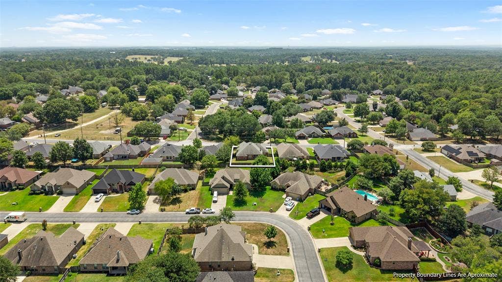 11848 County Road 167, Tyler, TX 75703 Established residential area with mature trees and a curvilinear street layout