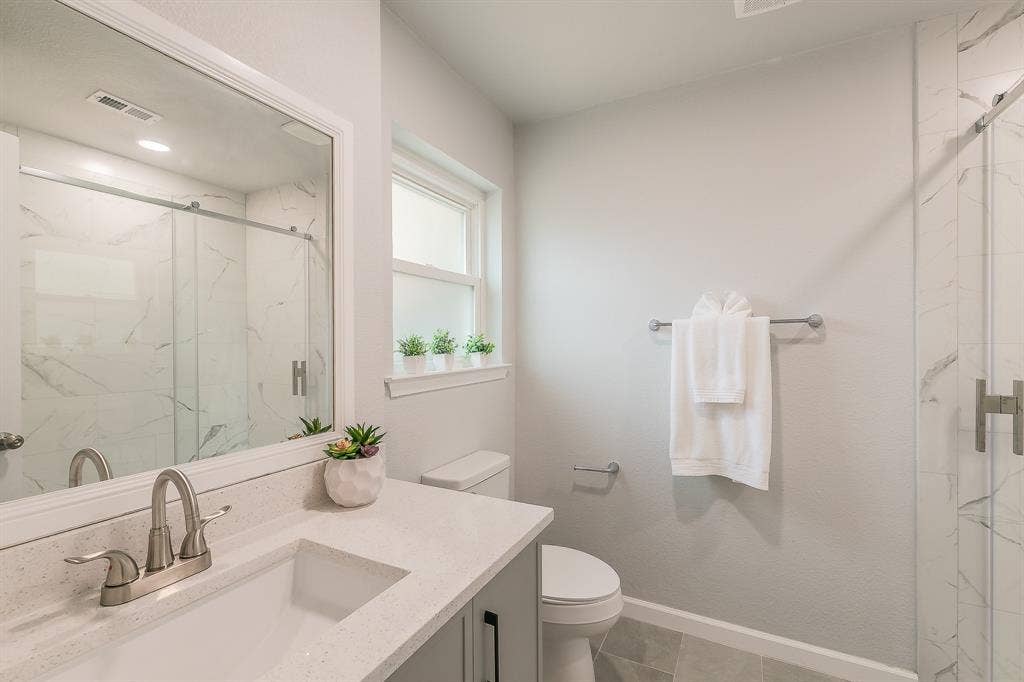 1917 Toplea Drive, Euless, TX 76040 1917 Toplea Drive, Euless, TX 76040